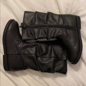 Children’s Place Black Zipper Up boots size 9